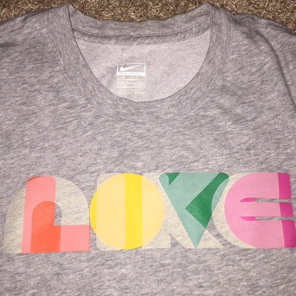 Cute gray Nike tee! - Picture 2 of 3